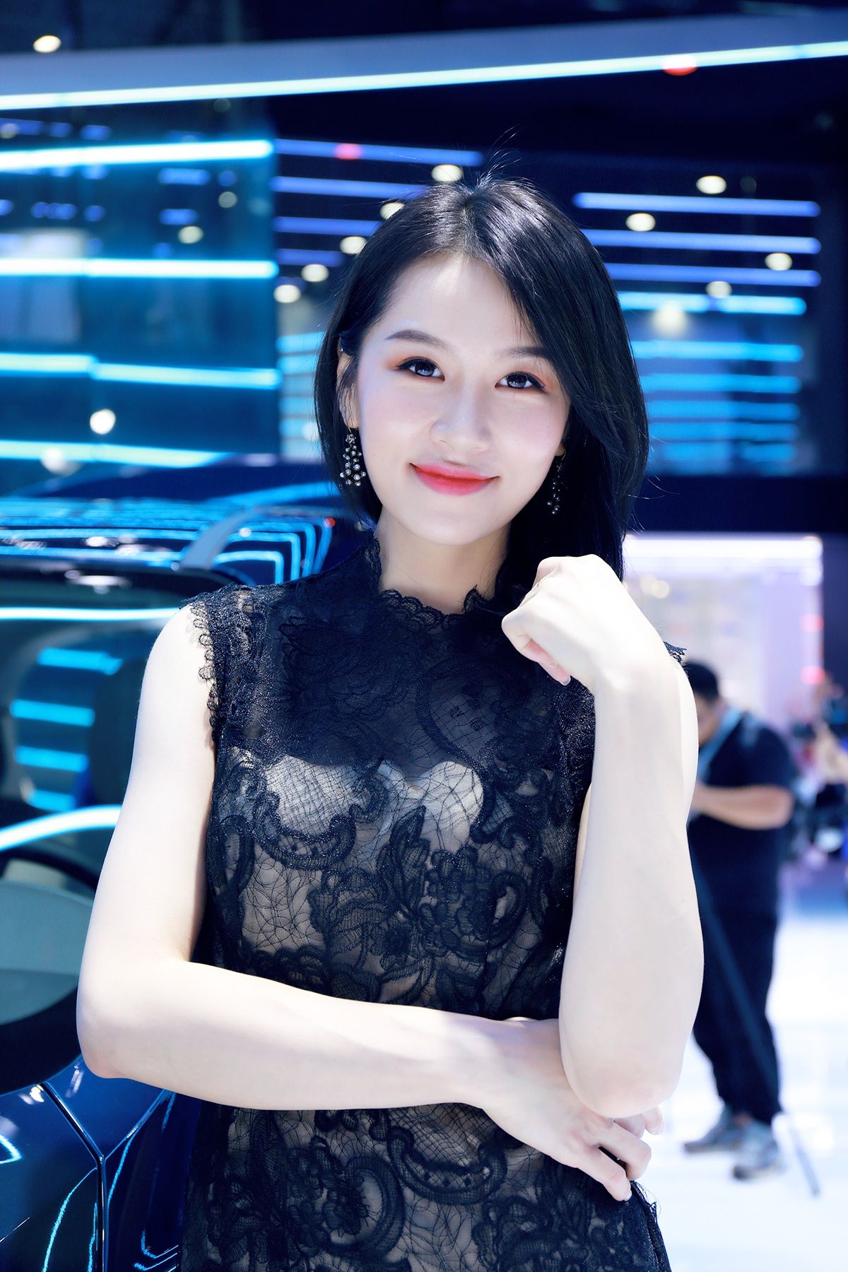 广州车展打包了一些漂亮女人