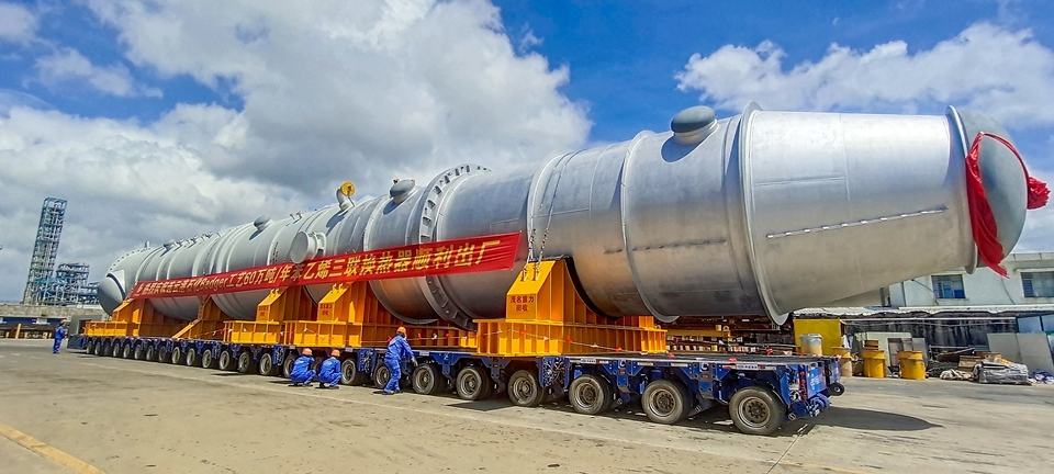 60万吨三联换热器在茂名重力公司完工出厂