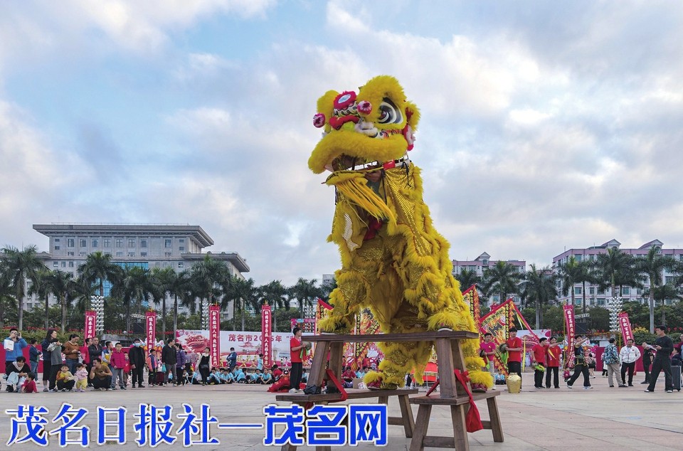 百獅賀新春 非遺大巡游