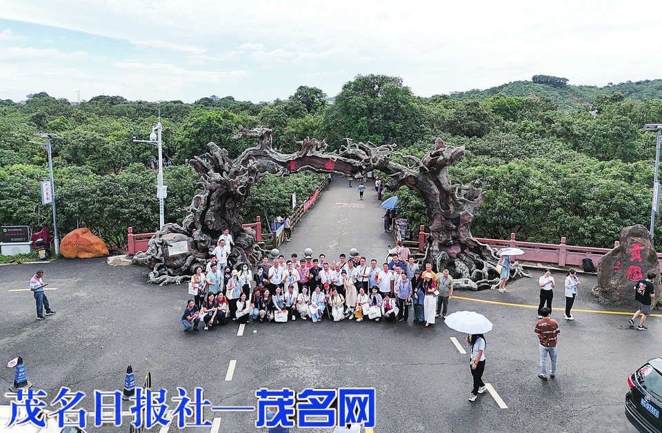 抖音达人组团打卡茂名荔乡 沉浸式体验助力城市魅力传播与荔枝宣传