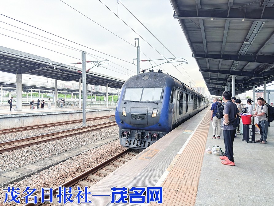 首发！粤西进湘列车满载启程
