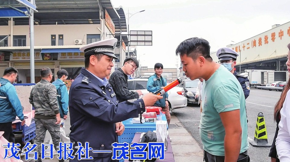 ​互动体验让“文明交通 礼行天下”理念深入人心