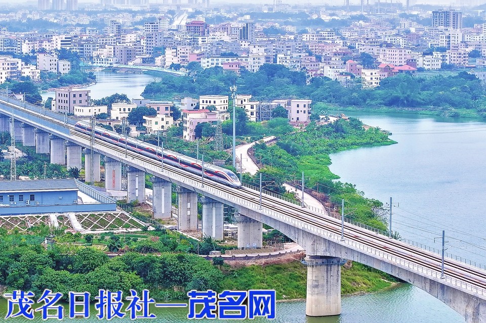 广湛高铁通车首日见闻与未来展望