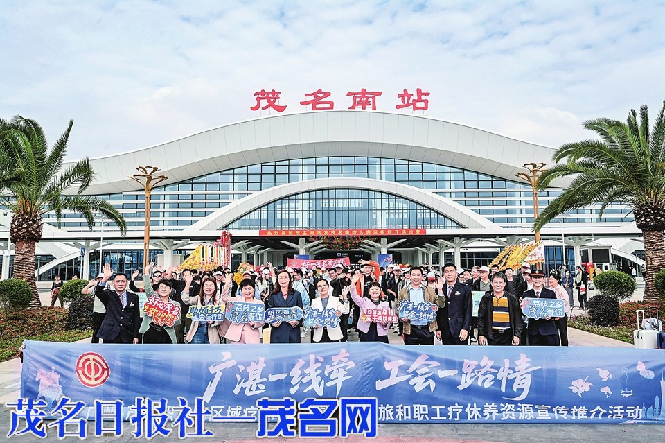 回望五年奋进路 凝心聚力惠职工