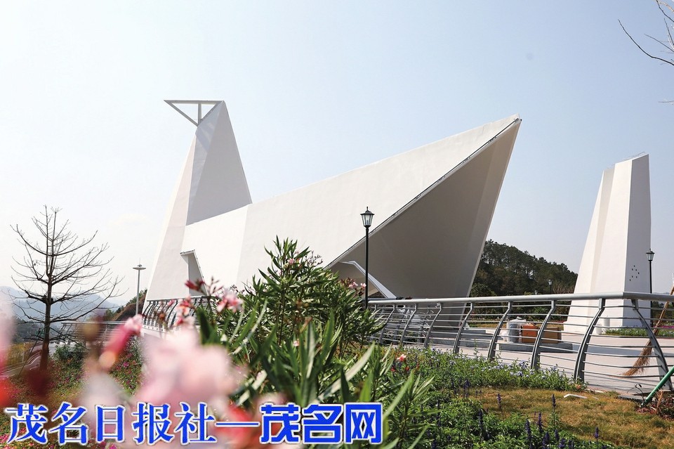 全国首个爱情主题高速停车区云茂高速“遇见李”2月上线