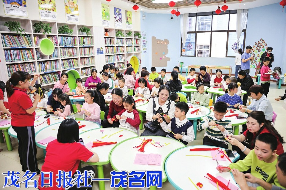 高州市图书馆举办“骐骥驰骋·书香致远”新年读书会