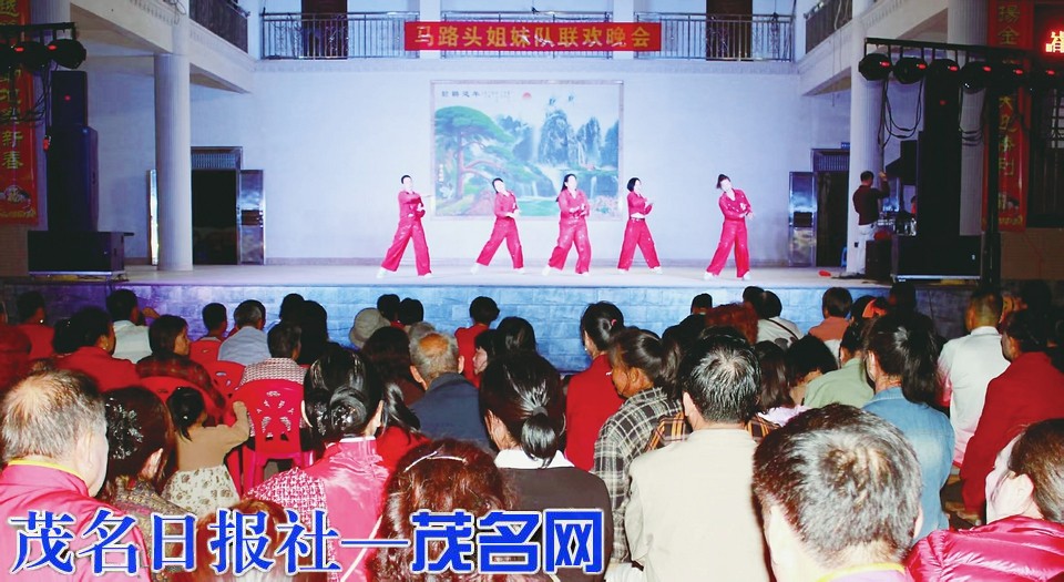 【新春走基层】电白区霞洞镇：乡村大舞台 新春好戏连台