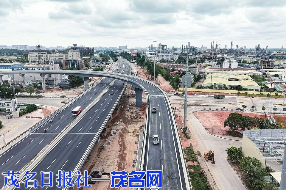 ​市民大道立交A匝道试通车