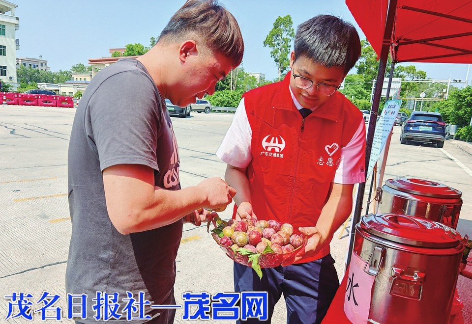 茂湛、包茂高速用心“点亮”高速精彩旅途