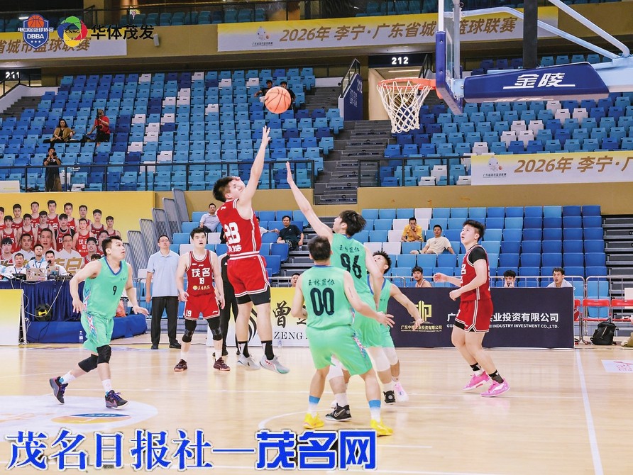 以热爱告白赛场 用温情回馈球迷