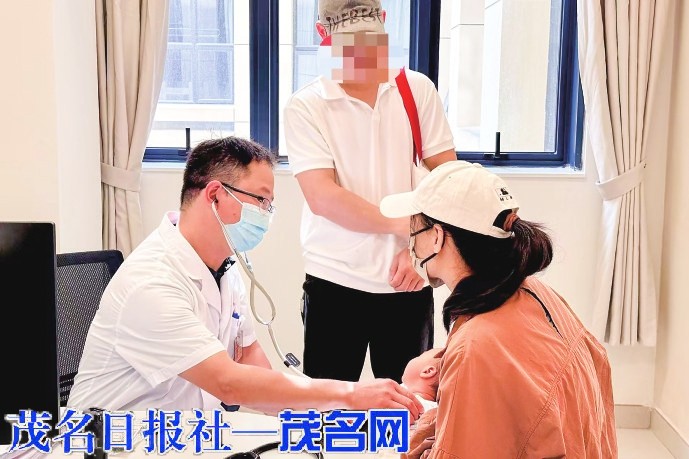 ​市中医院开展“六一”义诊活动