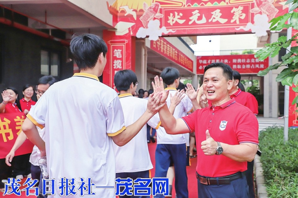 电白：10227名学子执笔逐梦 多方联动温情护考