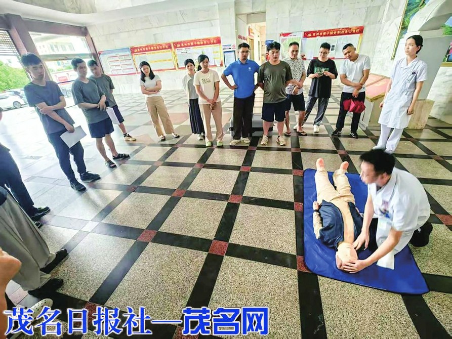 高州根子镇开展防汛应急救援演练 以练备战筑牢安全防线