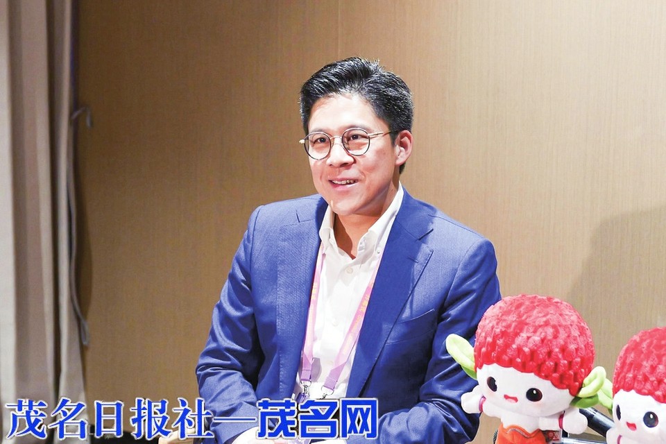 霍启刚出席省运会开幕式并接受媒体专访
