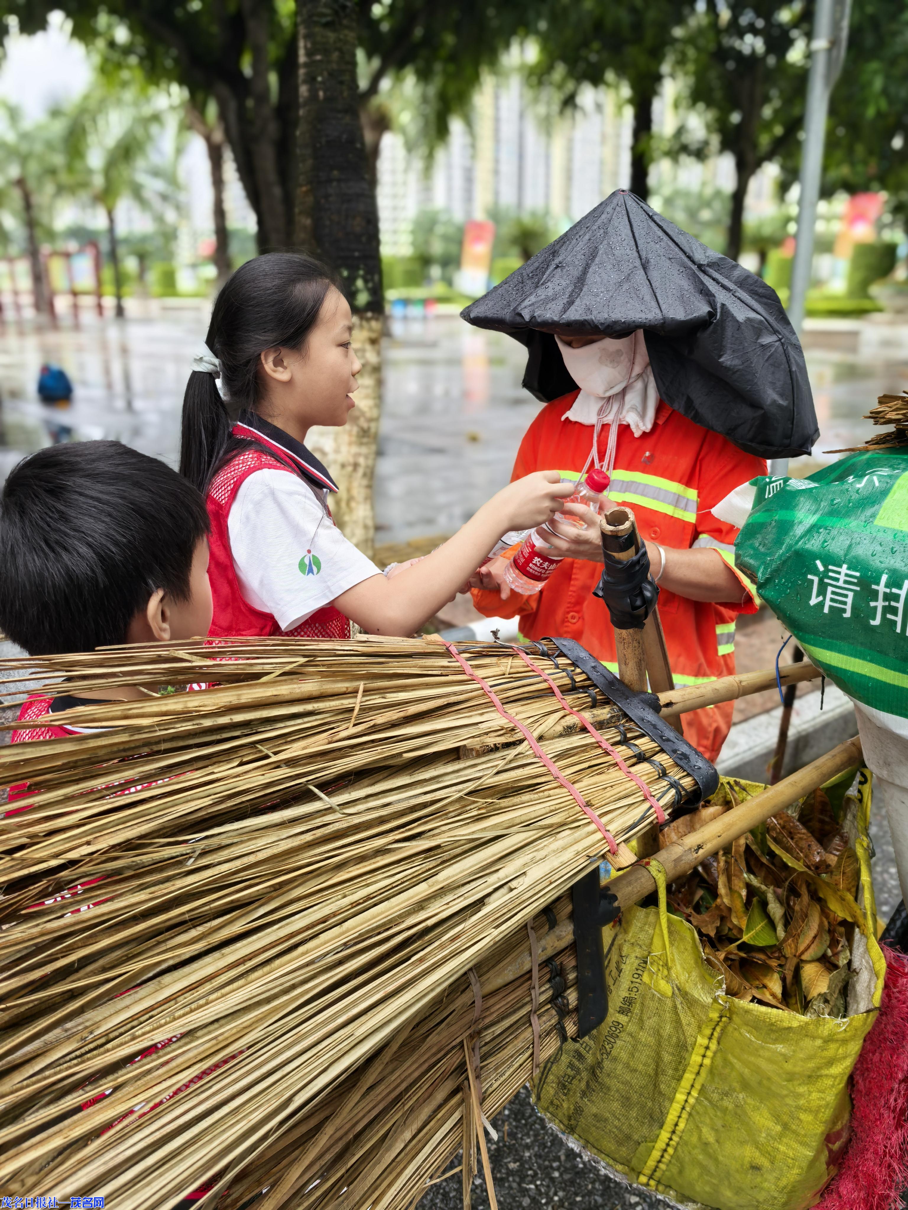 校企携手打造“行走的思政课”