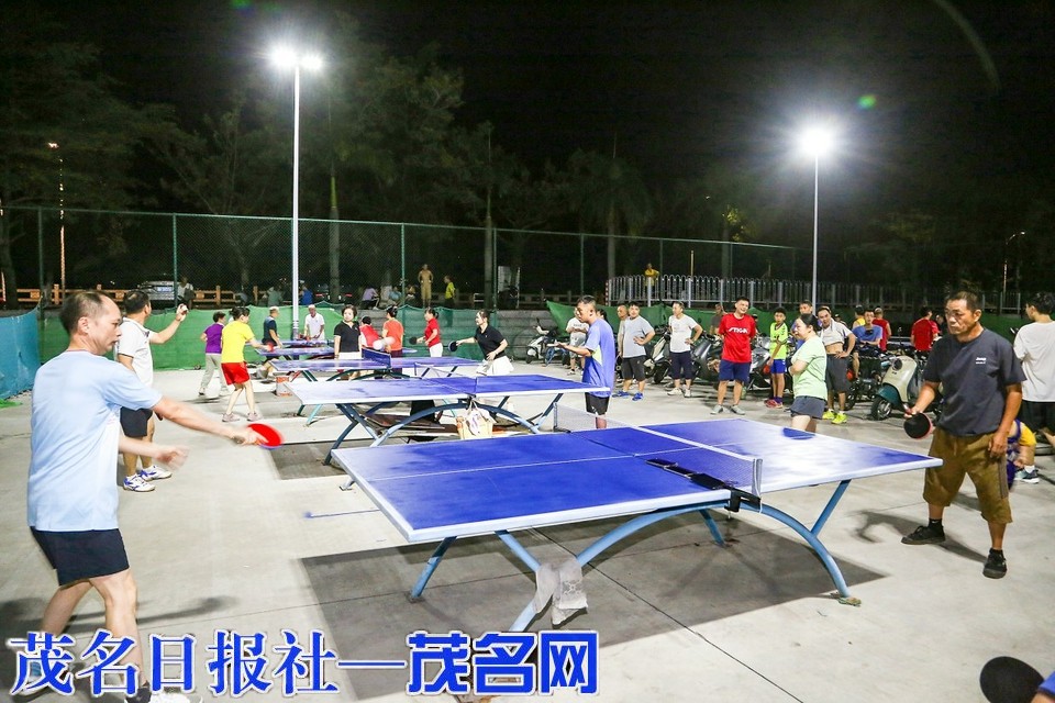 江东北体育公园乒乓球爱好者以球会友乐享健身