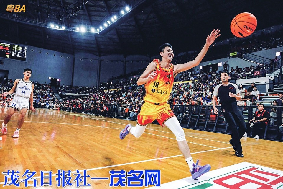 全明星赛冠军荣耀诞生 东区明星队加时捧杯