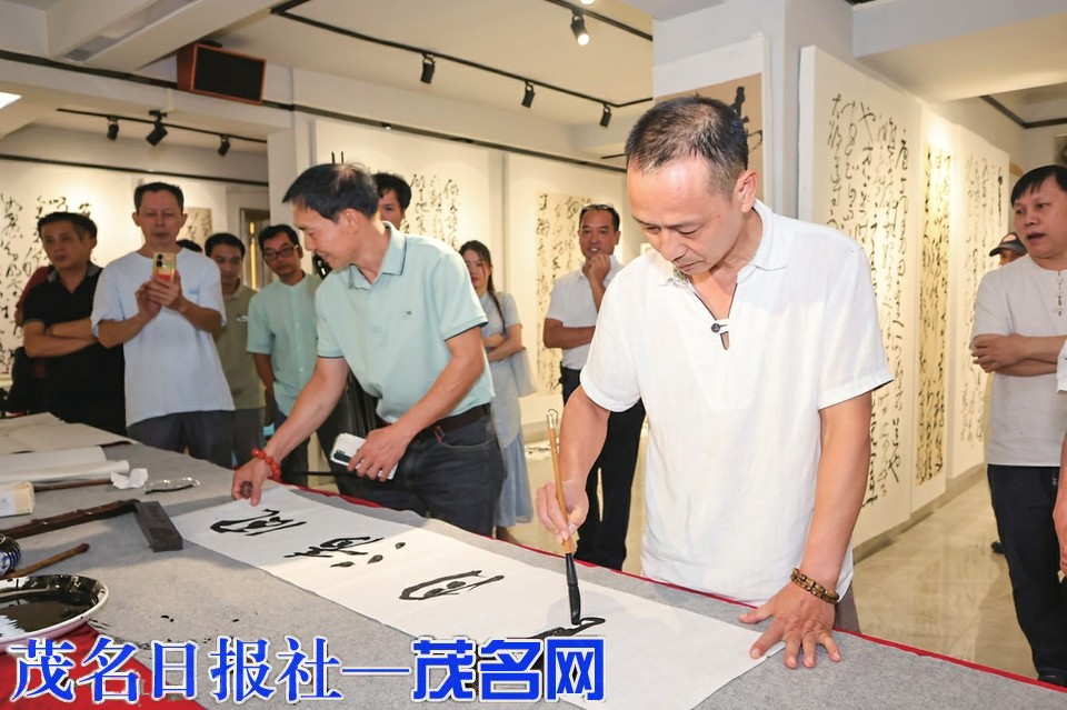 市书法家协会举办丙午中秋雅集