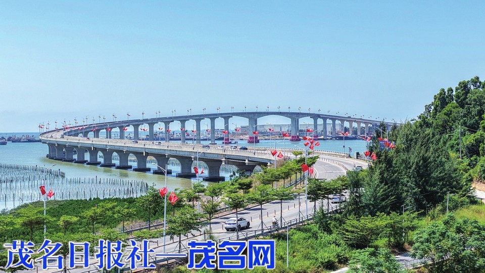 一城中国红 满目新光景