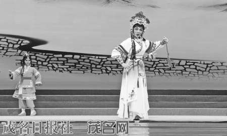 戏曲音乐剧《冼夫人》剧照。茂名日报社全媒体记者岑稳摄