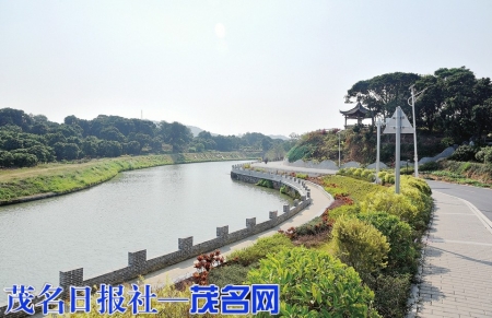 “精彩100里”碧道桥头村段绿道。 茂名日报社全媒体记者陈国汉摄<br>