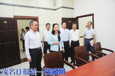 4月20日，市委书记、市人大常委会主任袁古洁到市纪委监委机关和市委巡察办（组）调研。<br>