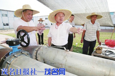 廖述毅到广东茂名农林科技职业学院实地督导。 黄林明摄<br>