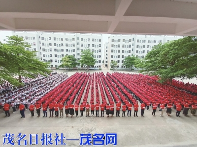 羊角中学红色经典诗歌朗读活动。<br>