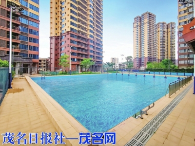 东方新城成人标准泳池<br>