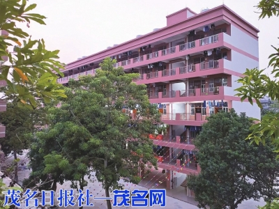 新建学生宿舍——德邻楼。<br>