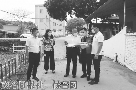 　　6月24日，市委常委、市纪委书记、市监委主任李长林深入电白区沙院镇实地调研，了解党史学习教育、乡村振兴、乱占耕地建房、殡葬改革等工作开展情况。 黎怀骏摄<br>