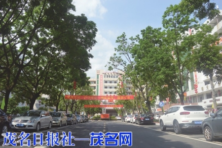 美丽校道风光。<br>
