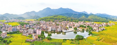 美丽榜山村。