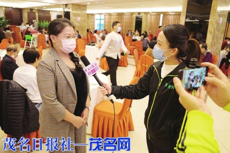 2020年商家复工复产直播现场<br>