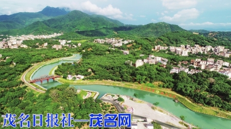 广东省森林小镇高州根子镇。茂名日报社全媒体记者丘立贺摄<br>