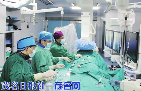 开展院内首例儿童经皮室间隔缺损堵闭术。<br>