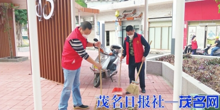 　　市委老干部局组织局机关及下属各单位志愿者们到包联社区开展环境卫生、公共秩序、文明交通、楼道整治等方面文明劝导专项行动。<br>