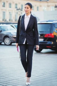 衬衫的错误穿法：衬衫穿出卖保险范儿<br>