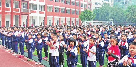 点击放大 首批“小记者”班开班仪式<br>