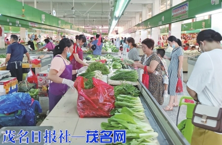 8月份，我市禽类、蛋类、蔬菜价格小幅上升。茂名日报社全媒体记者岑稳摄<br>