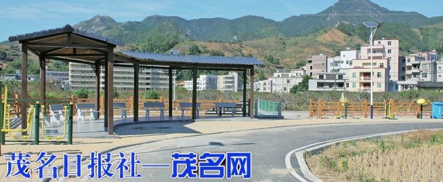 信宜市茶山镇容镇貌亮丽大变身 建成碧道成村民休闲好去处