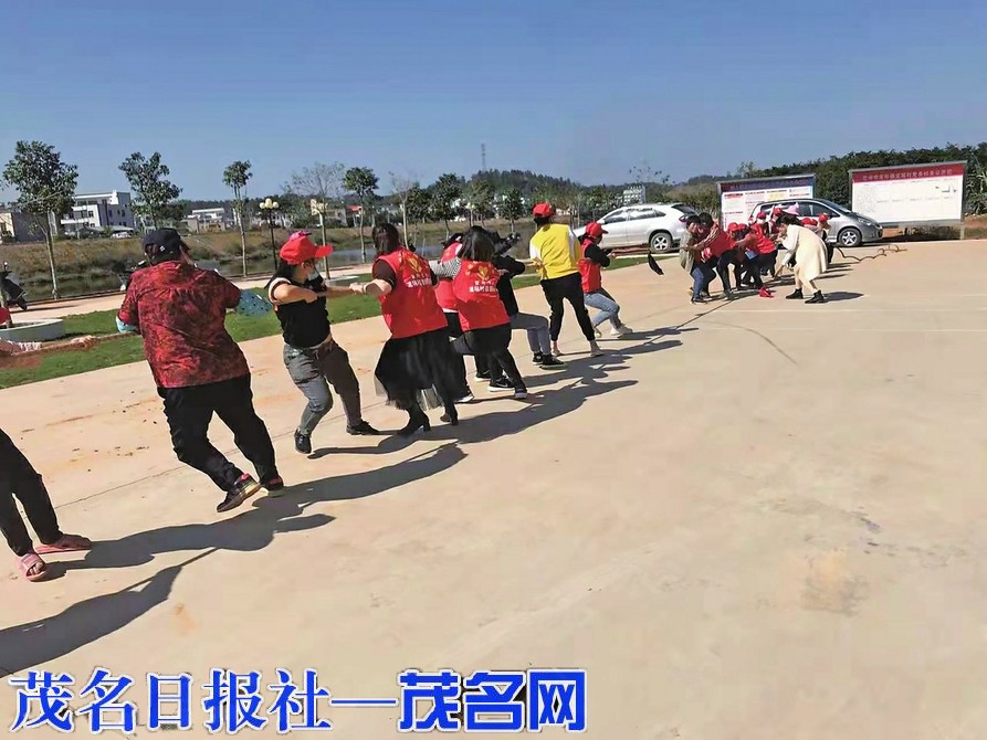 化州宝圩义工开展活动庆三八