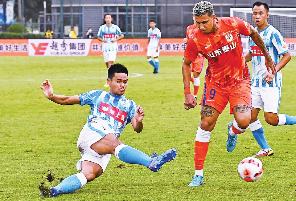 当日,在海口举行的2022赛季中国足球协会超级联赛第三轮比赛中,广州城