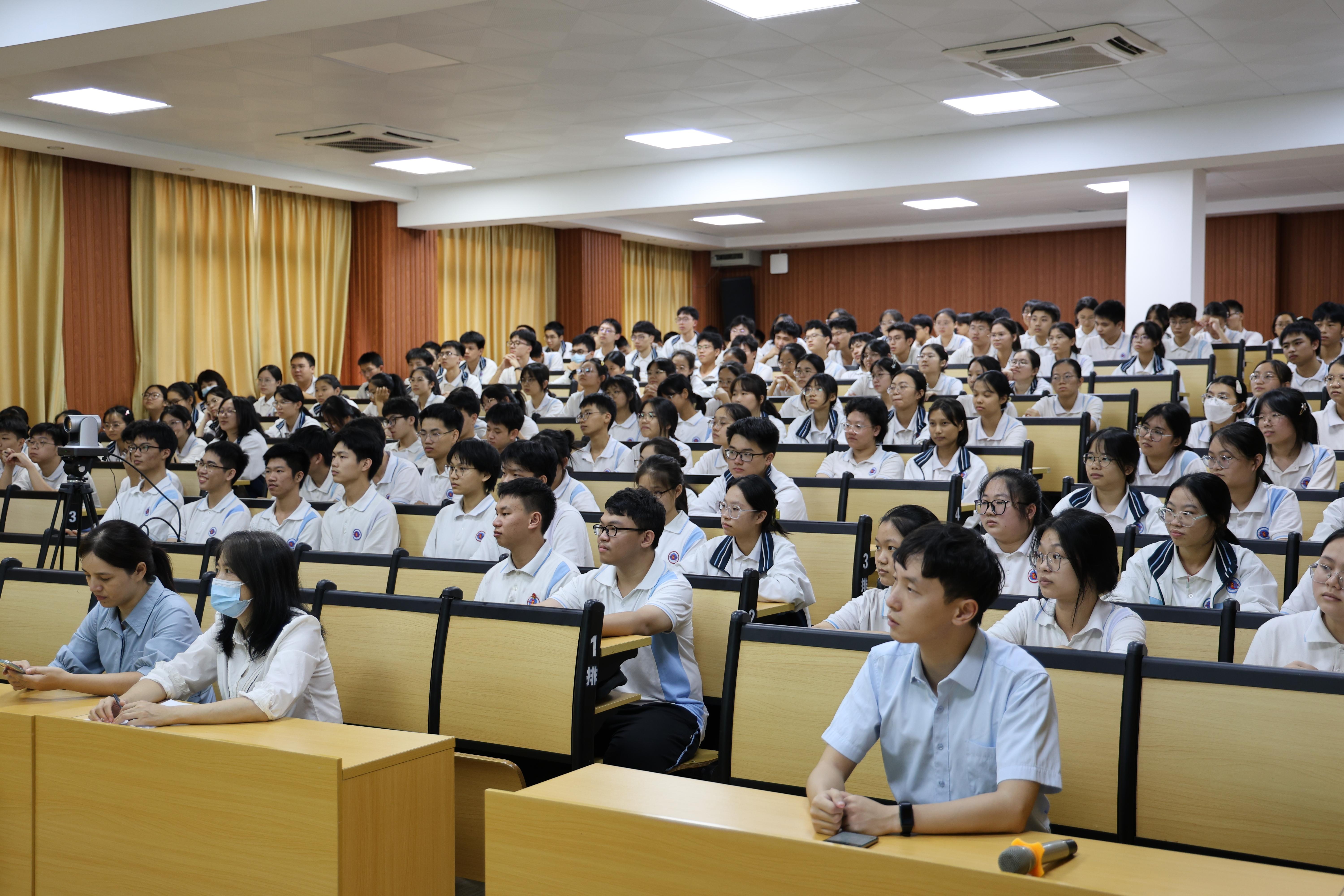654af879c5d34.jpg