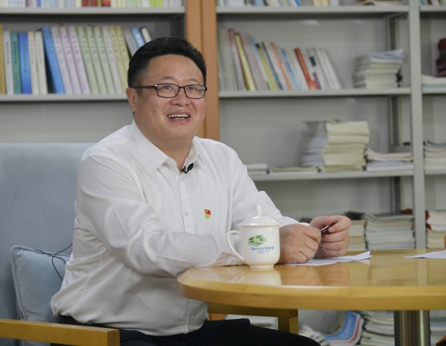 市委常委副市长水东湾新城党工委书记朱海龙立足根与魂建设宜居宜业宜